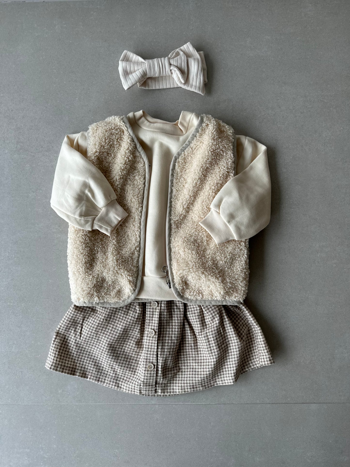 Fluffy Vest Cream