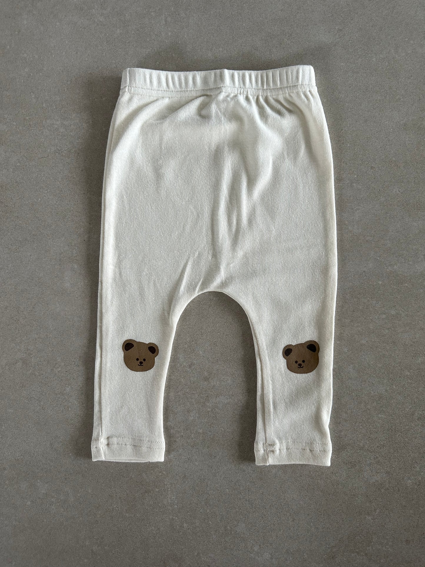 Creme legging bear