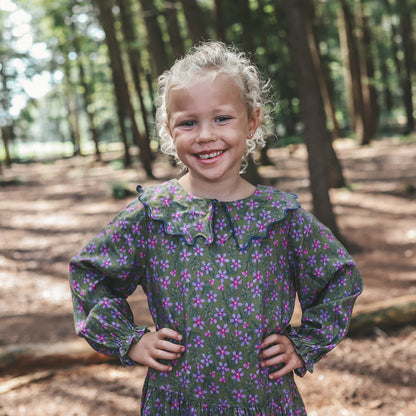 Flower collar dress