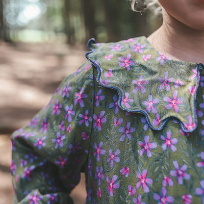 Flower collar dress